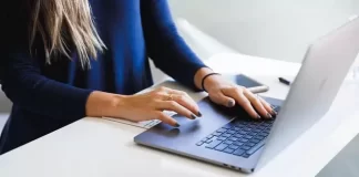 How to see who has made changes to Microsoft Word document